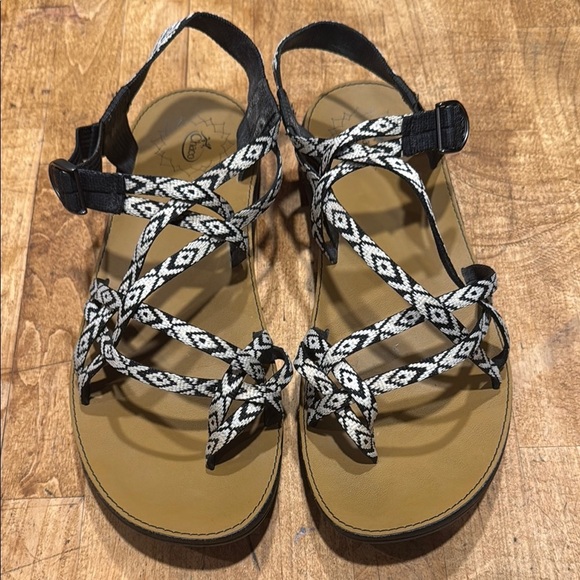 Chaco Black and White Sandals with Criss-Cross Straps - Picture 1 of 4